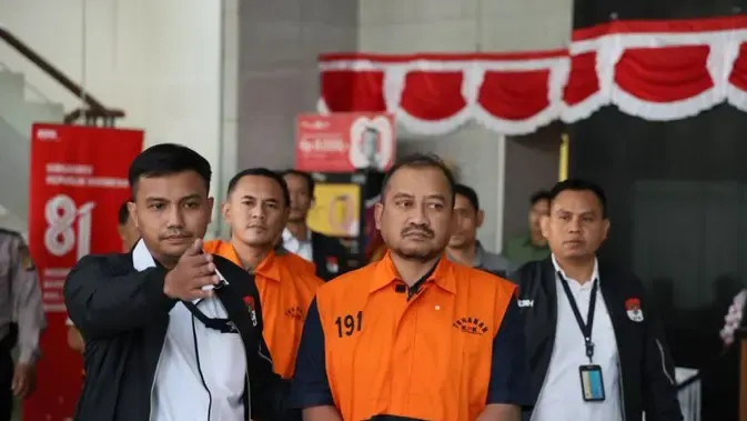 Wacana Kenaikan Hak Keuangan Kepala Daerah di Tengah Maraknya Operasi Tangkap Tangan