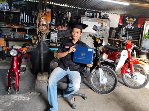 Perjalanan Dana Brata, Mandiri Kuliah di UNY dan Sukses Membangun Bengkel Restorasi Motor