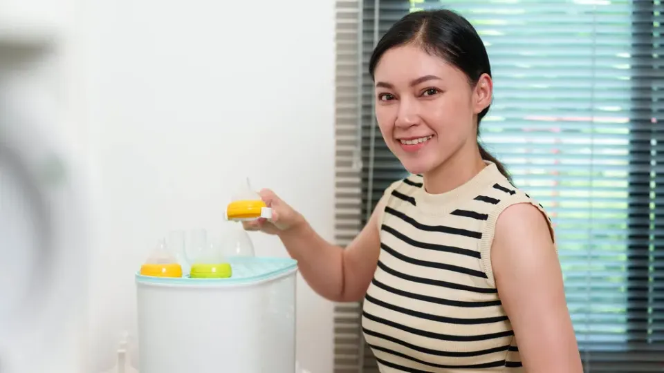7 Rekomendasi Sterilizer Botol Bayi Tipe Uap dan Sinar UV